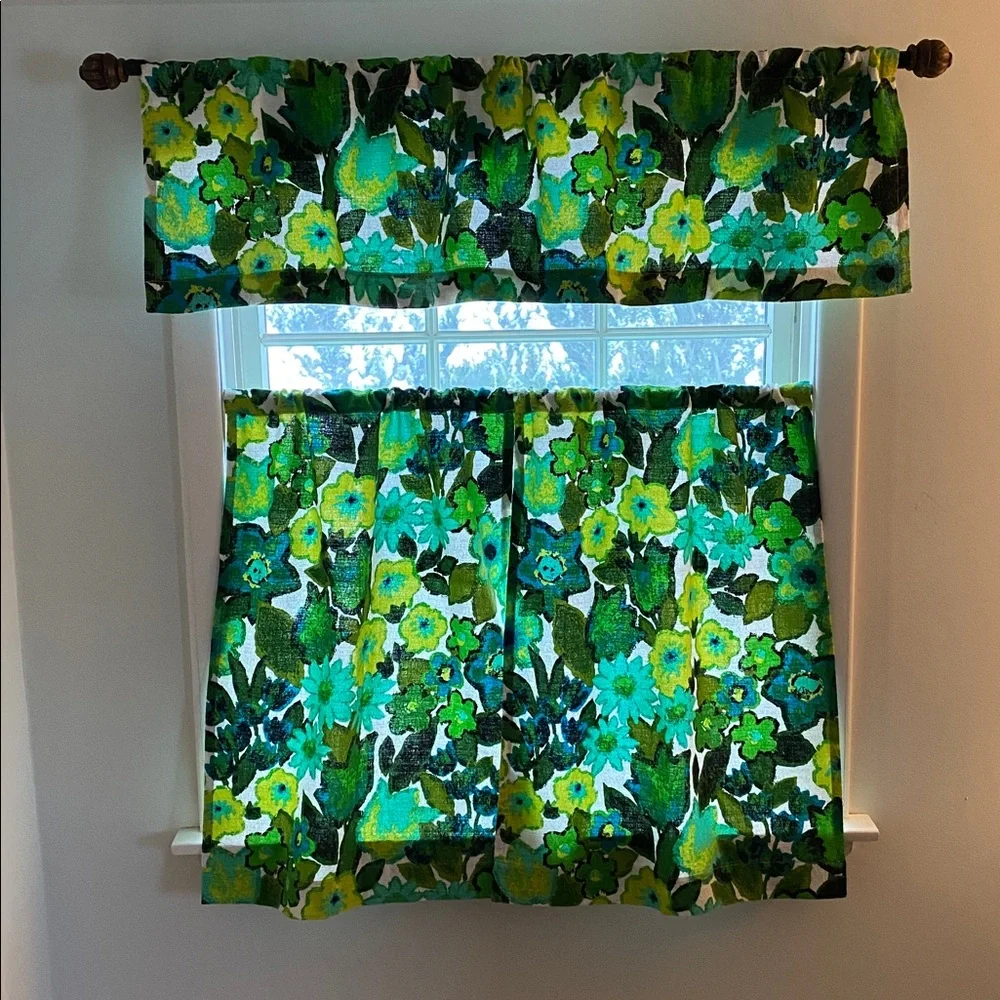 VTG Handmade Floral Café Curtains 3pc Set